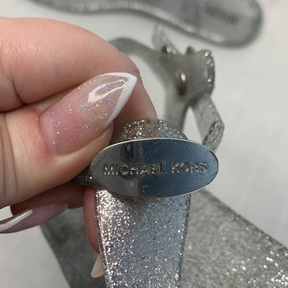 MICHAEL KORS Jelly PVC Thong Sandal MK Logo Plate Matte Silver